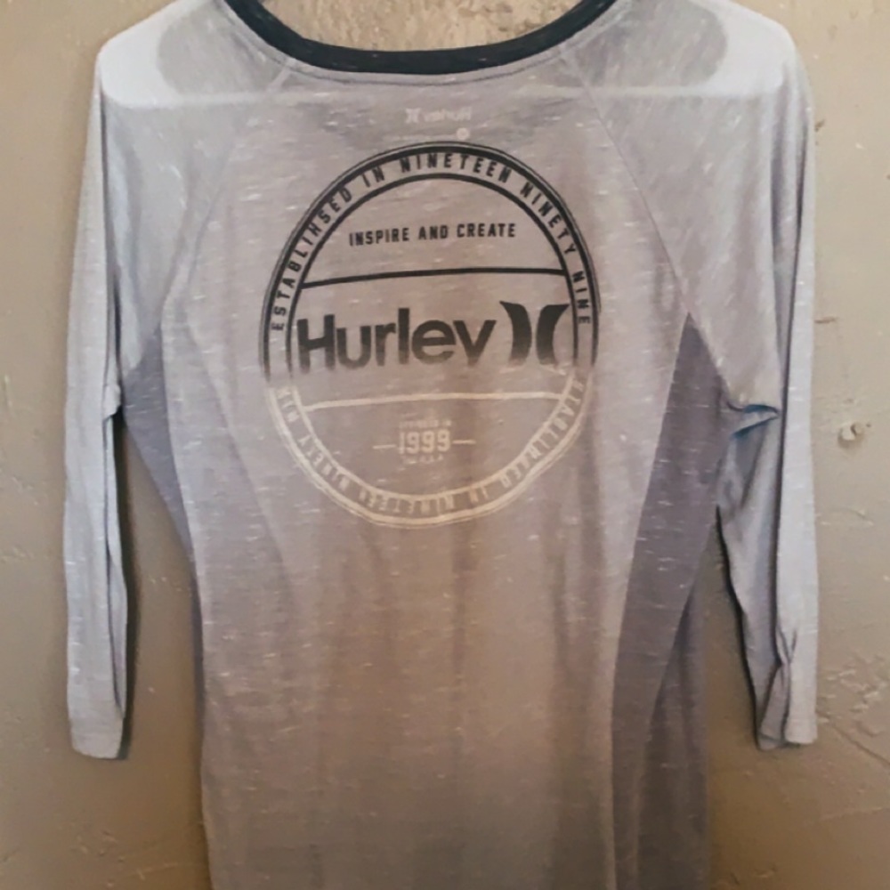 Hurley top